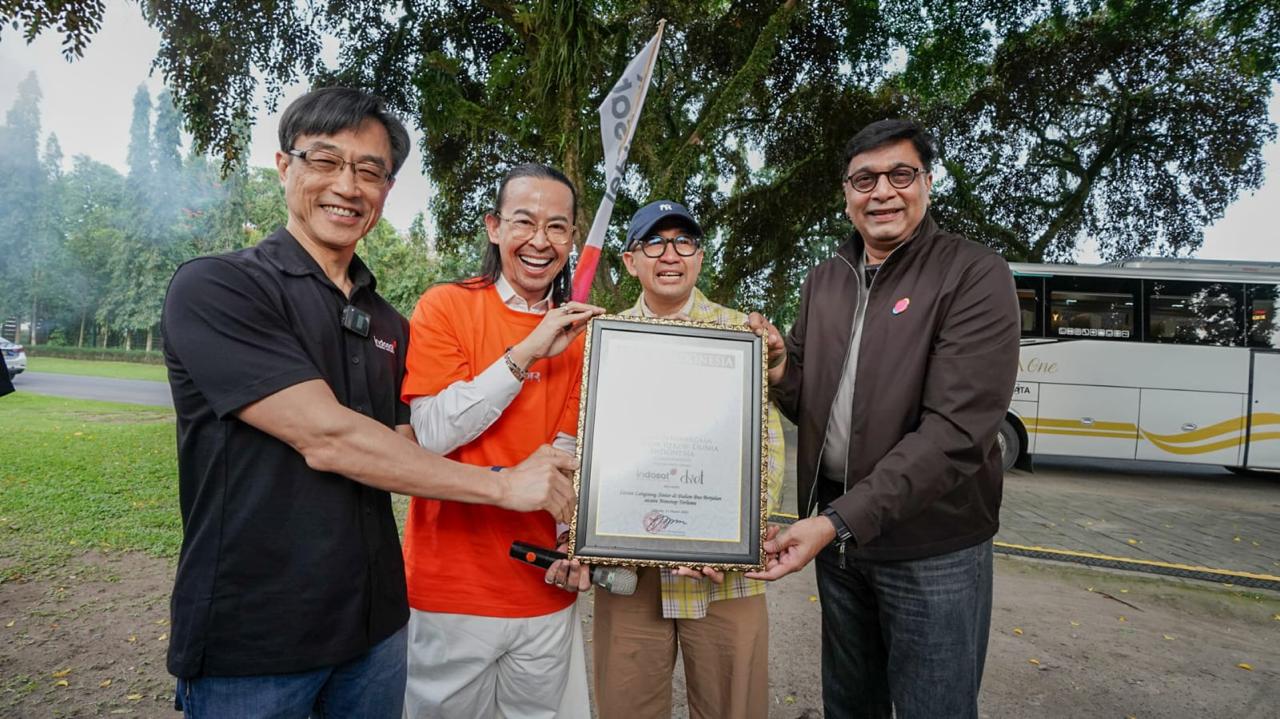 Dave Hendrik- Iwet Ramadhan Pecahkan Rekor MURI