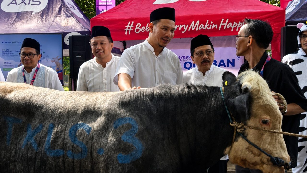 XLSMART Perkuat Semangat Berbagi melalui Program “Qurban Satu Rasa