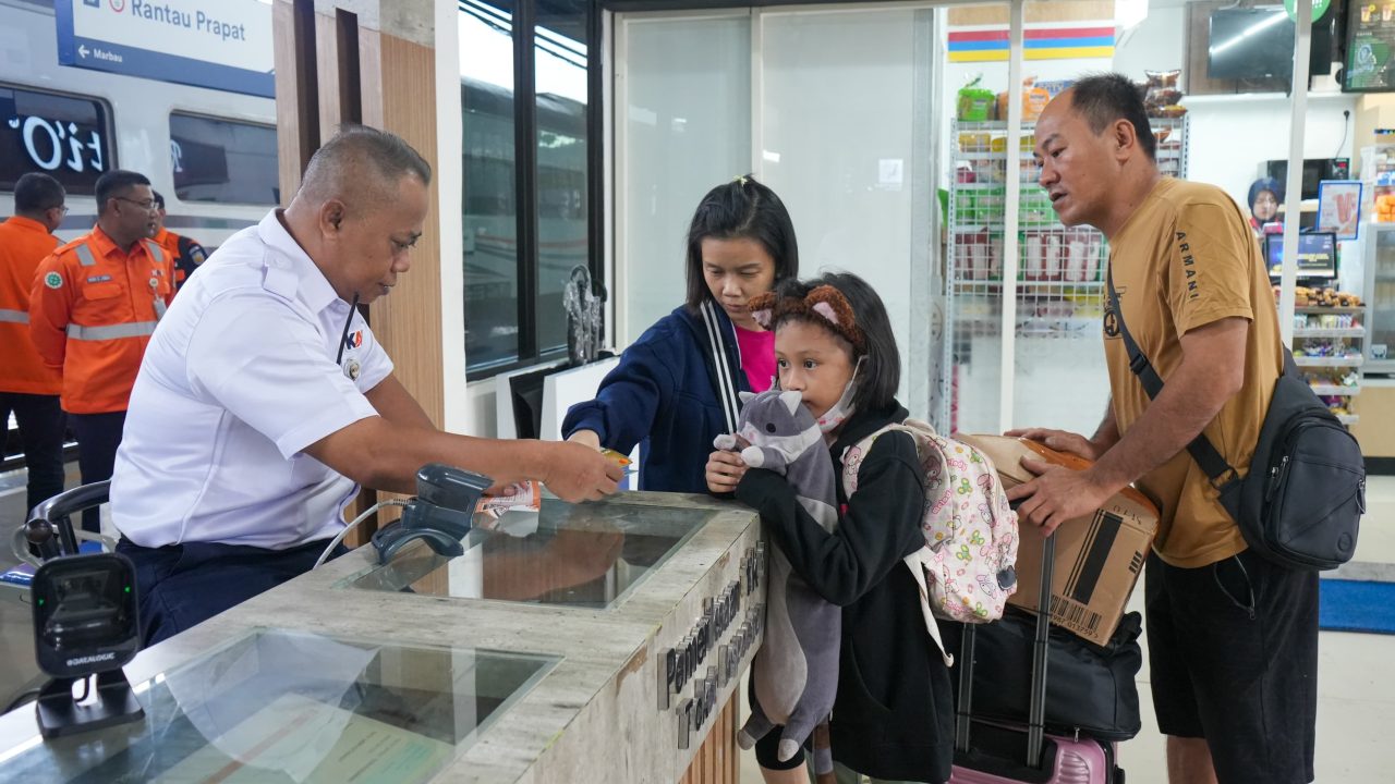 Libur Sekolah Tiba, Ribuan Anak dan Keluarga di Sumut Mulai Padati Kereta Api