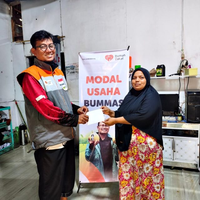 Rumah Zakat Salurkan Bantuan Modal Usaha di Desa Suka Maju