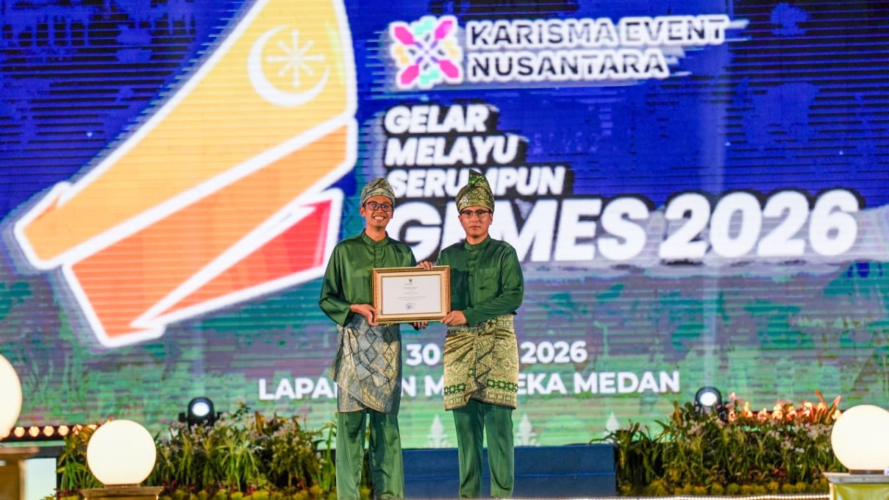 Tampil Meriah dan Megah, Wali Kota Medan Buka Gemes 2026 Lewat Petikan Gambus Melayu