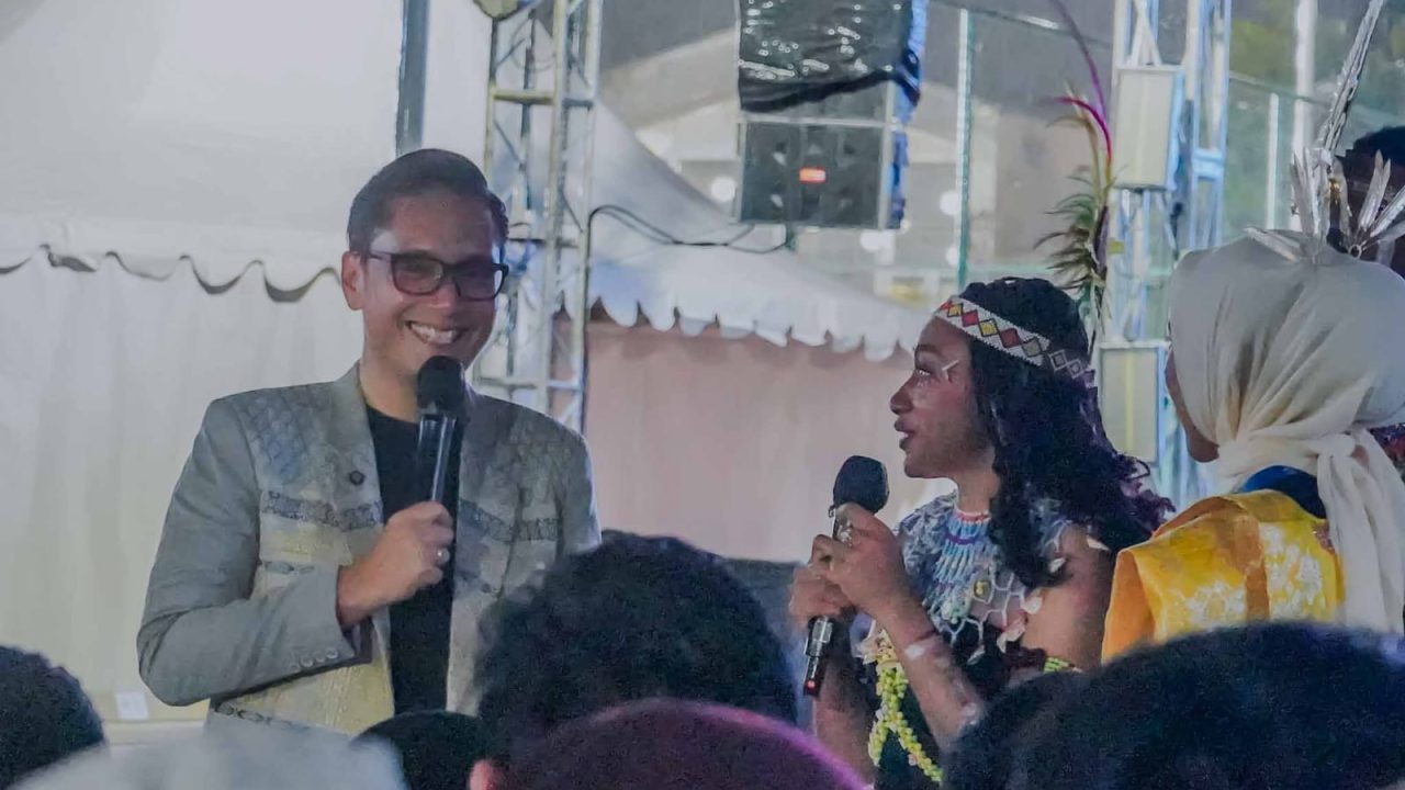 Rico Waas Berdialog di Tengah Hujan Bersama Peserta Youth City Changers, Ajak Pemuda Jadi Agen Perubahan