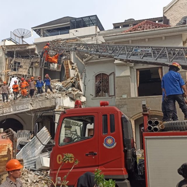 Walikota Medan Tinjau Langsung Lokasi Ledakan Perumahan Grand polonia