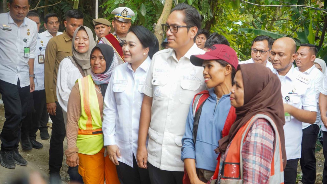 Rico Waas Nonaktifkan Lurah AUR, Tegaskan Tak Ada Toleransi bagi Penyalahgunaan Wewenang